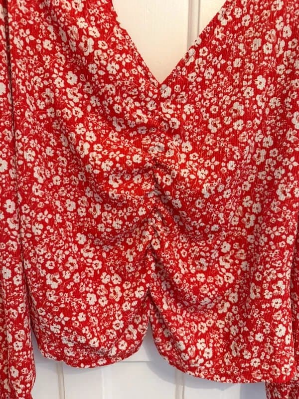New Look New Look red ruched floral top - size 16