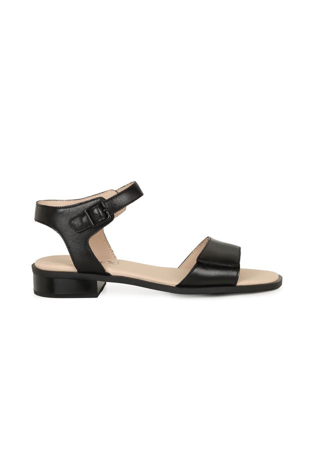 Caprice Caprice Women's 'Reference' Flat Sandals in Black