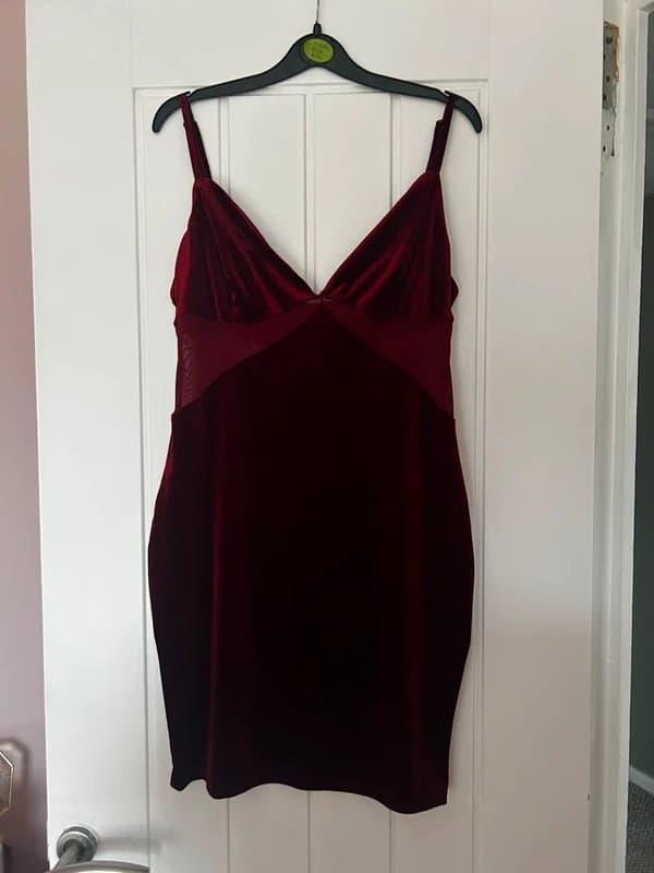 ASOS ASOS burgundy velvet bodycon dress size 14