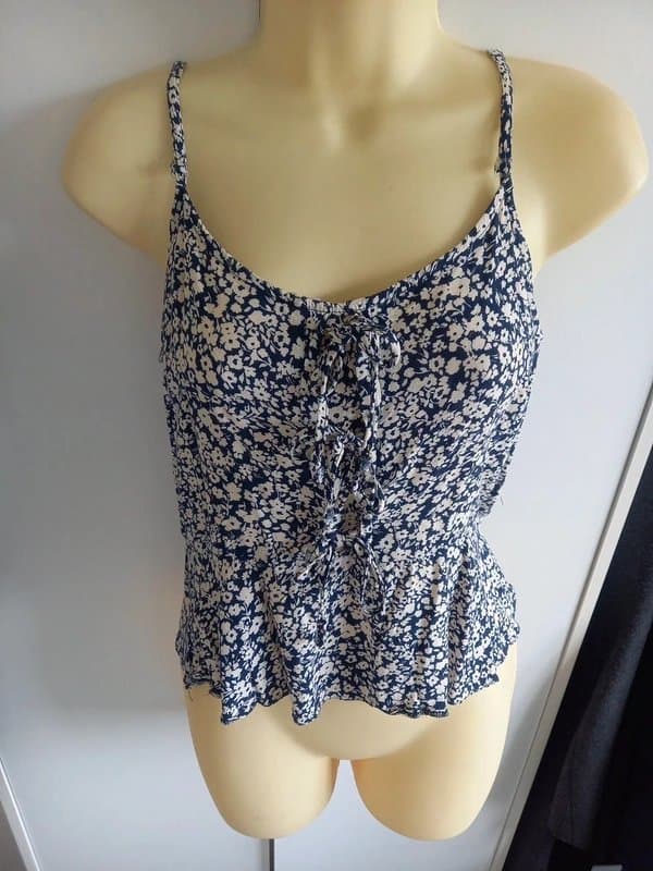 New Look Navy white New look ditsy flower 🌼 print cami top