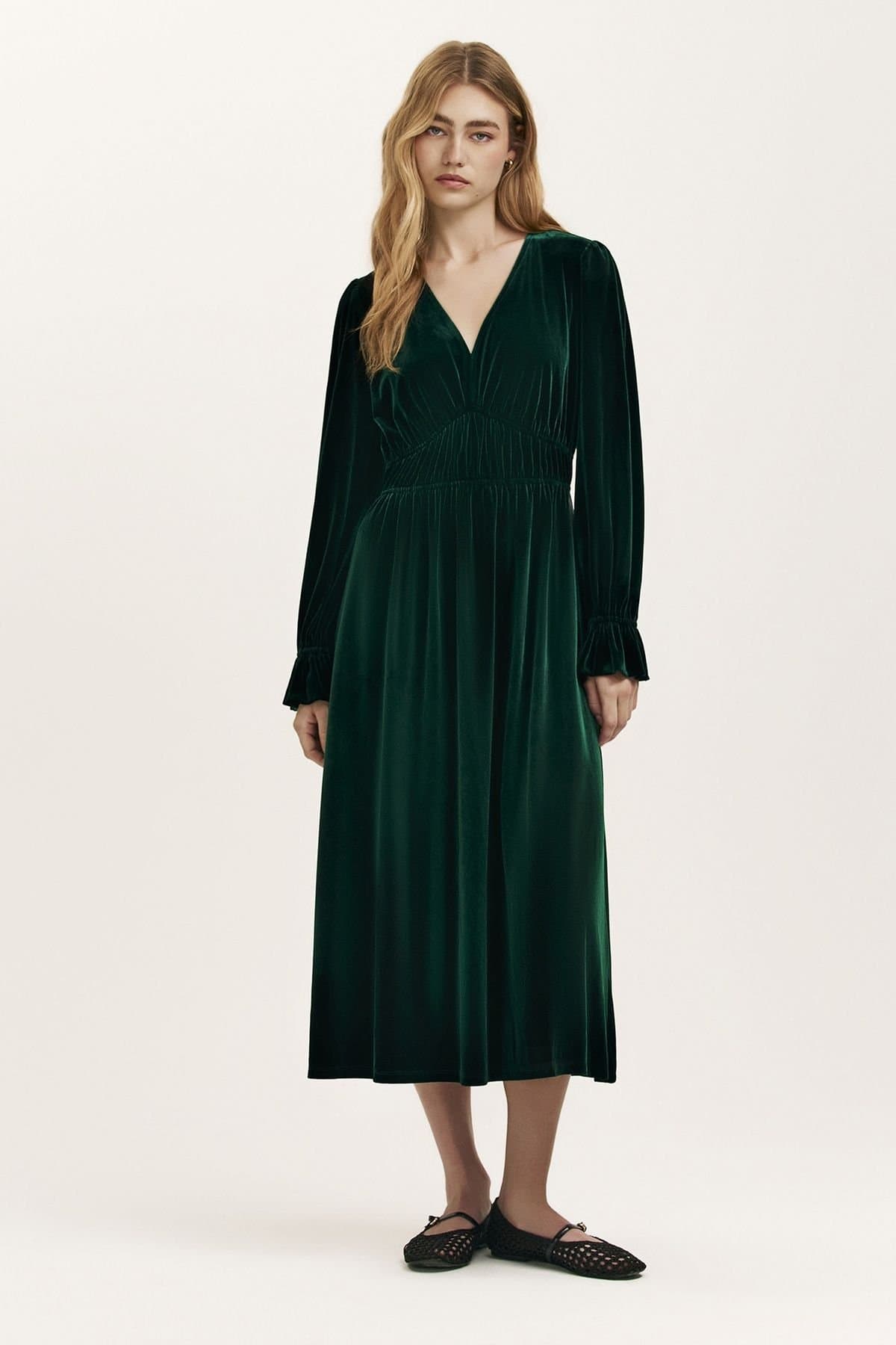 Finery London Finery London Women's Laila Velvet V Neck Midi Waisted Dress in Bottle Green