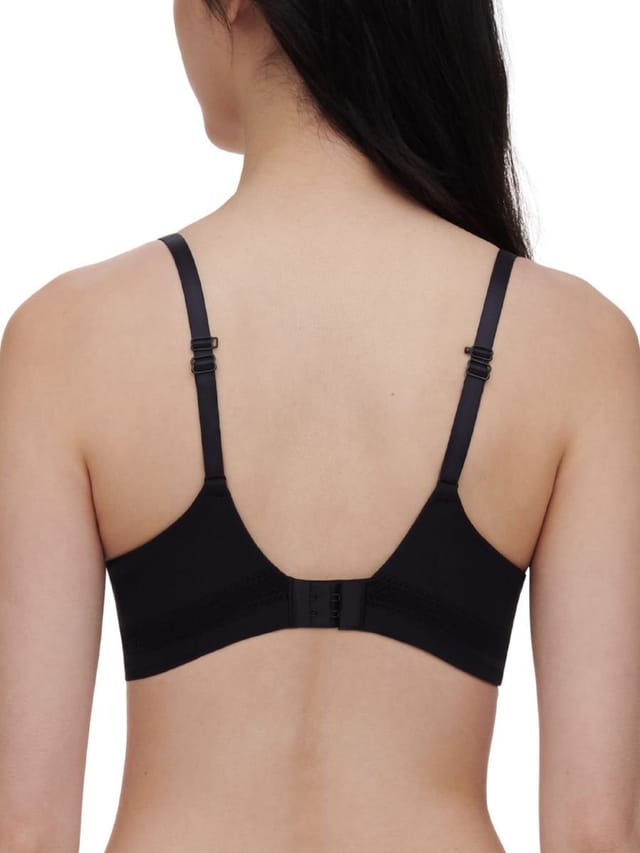 Chantelle Chantelle Women's Easy Bliss Covering Memory Foam Bra in Black - 2
