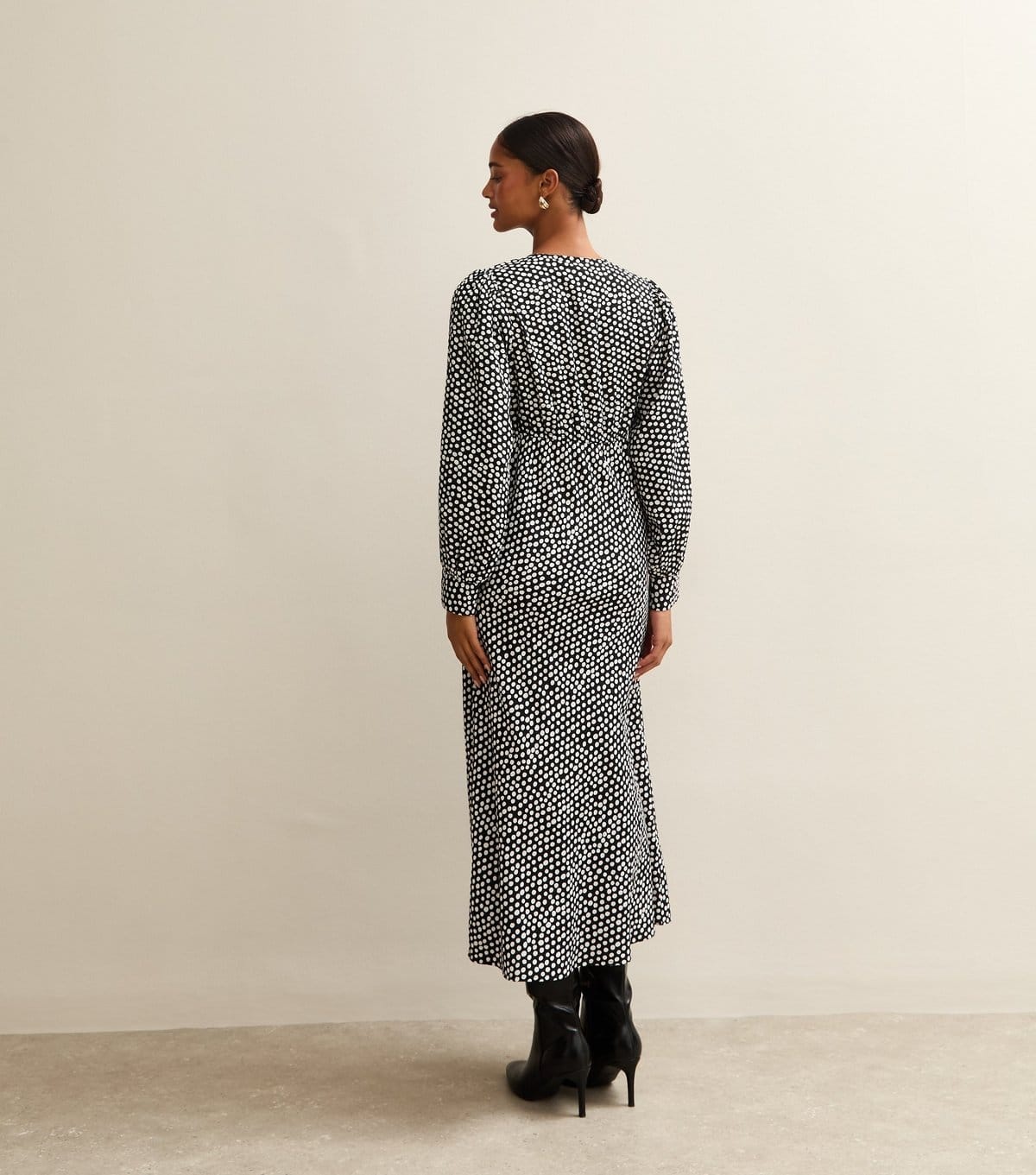 New Look Women's Black Spot Pattern V-Neck Midi Dress New Look - 4