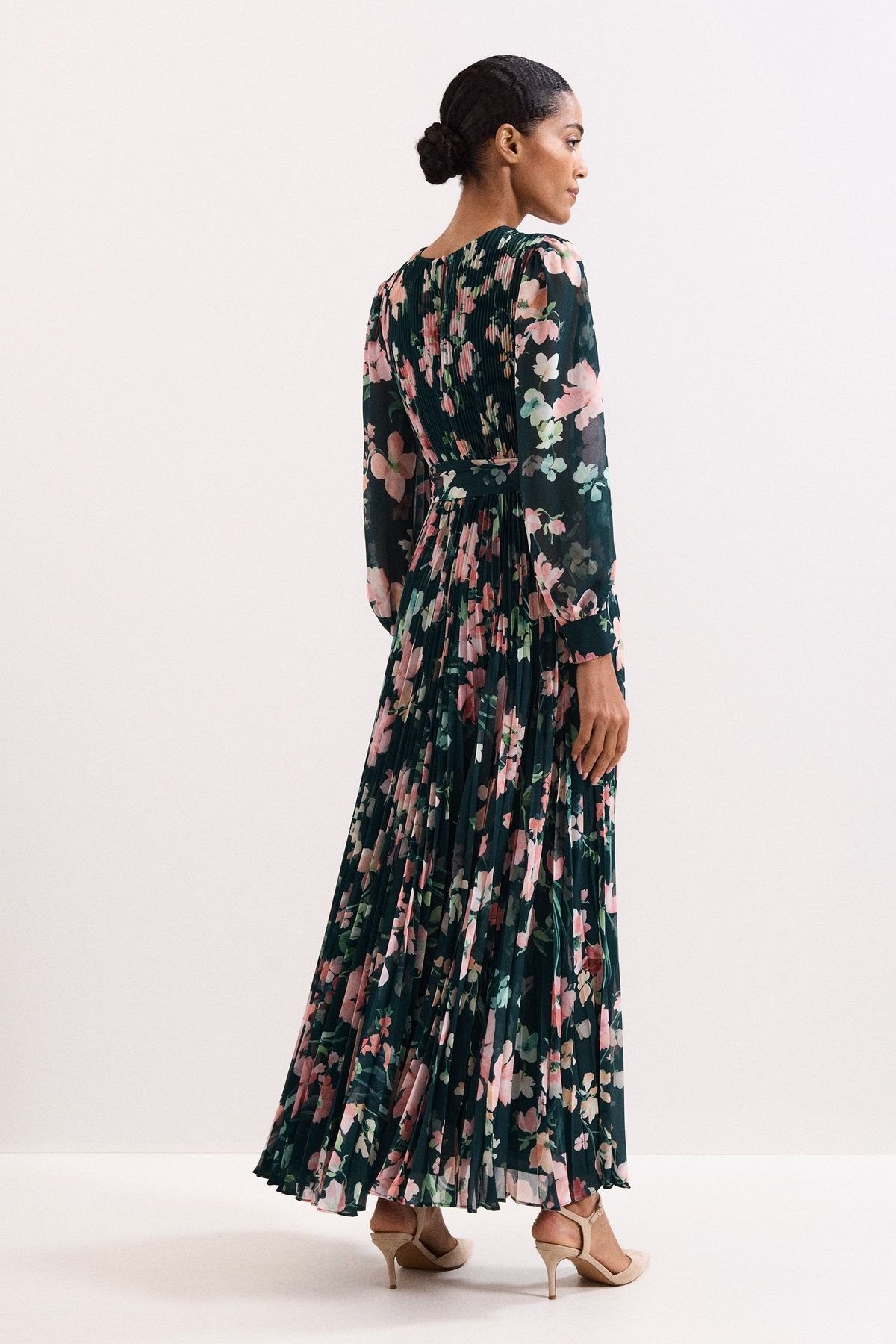 Phase Eight Phase Eight Women's Rosa V-Neck Floral Maxi Dress in Dark Navy - 4