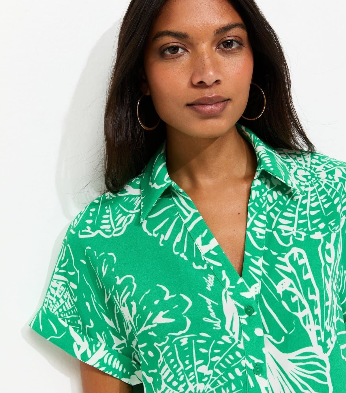New Look Women's Green Abstract Print Short Sleeve Shirt New Look