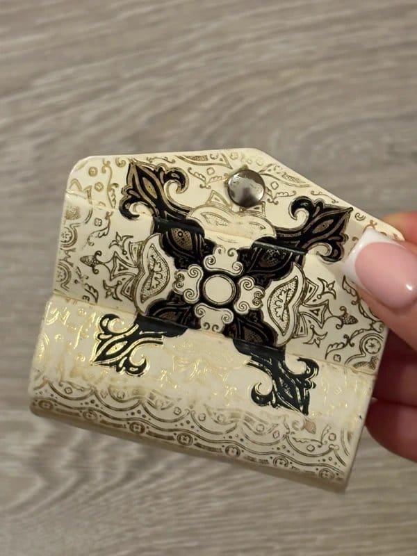Vintage Dressing Vintage Lipstick Case Holder Ornate Compact Lipstick Retro Vanity Accessory Cream & Gold - 1