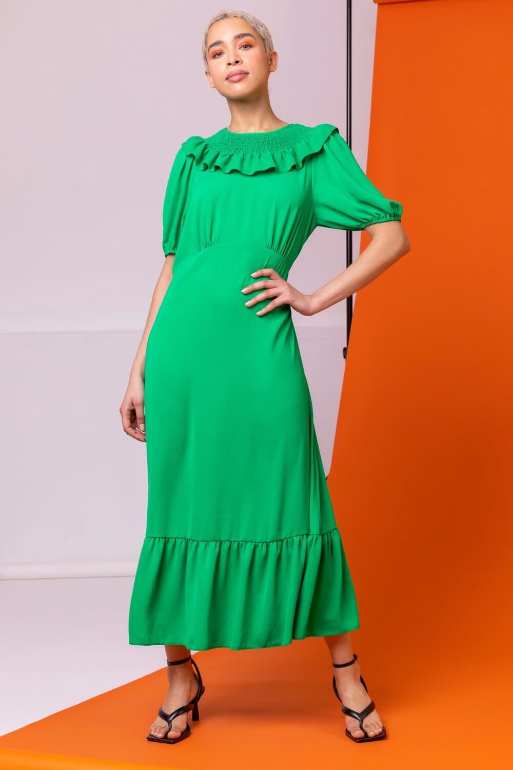 Dusk Dusk Women's Frill Collar Detail Midi Dress in Green