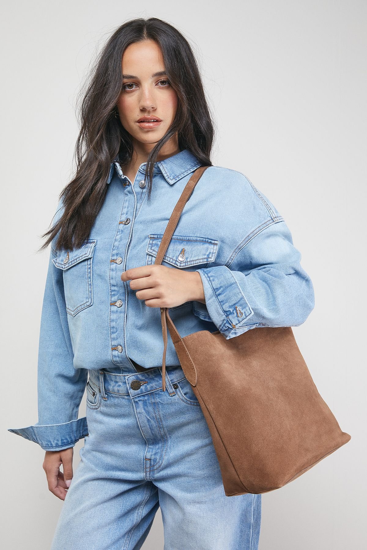 Oasis Oasis Women's Lilah Suede Slouch Bag in Camel - 1