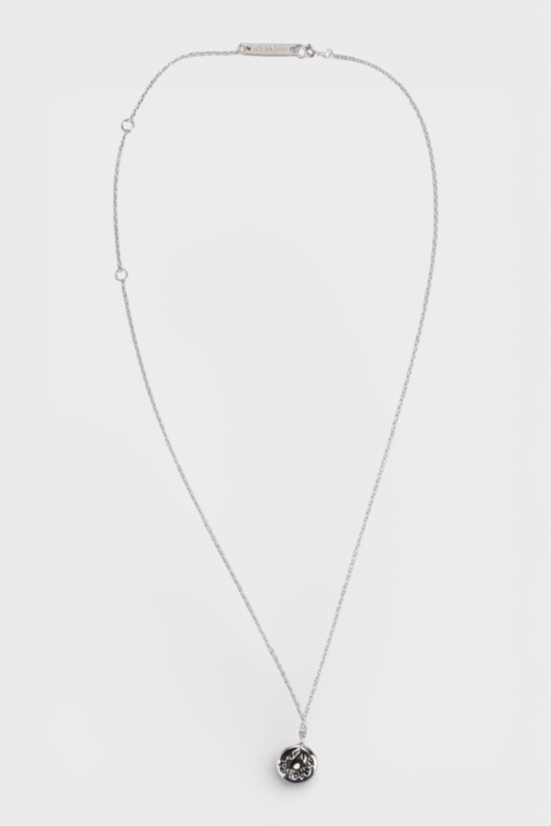 Ambush Ambush Women's Smiley Charm Necklace Silver-Plated in Silver