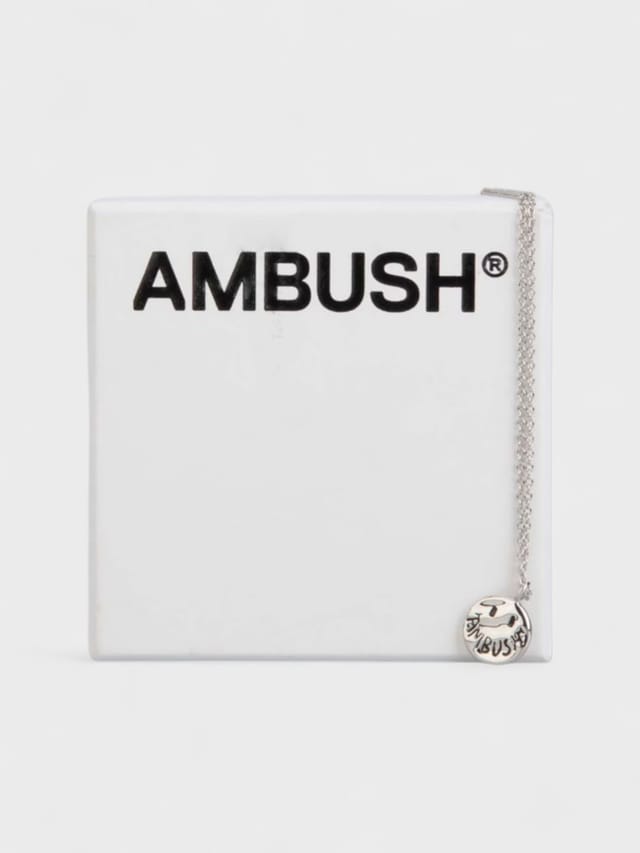 Ambush Ambush Women's Smiley Charm Necklace Silver-Plated in Silver - 3