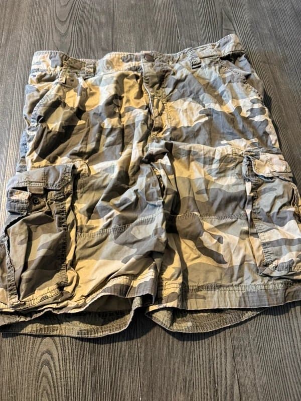 Tommy Hilfiger Vintage Tommy Hilfiger baggy camo jorts