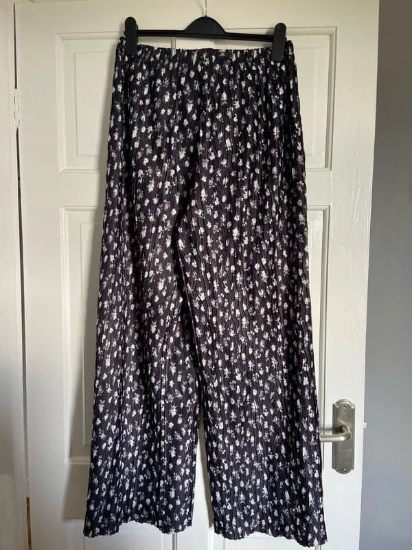 Topshop Topshop floral pull on trousers
