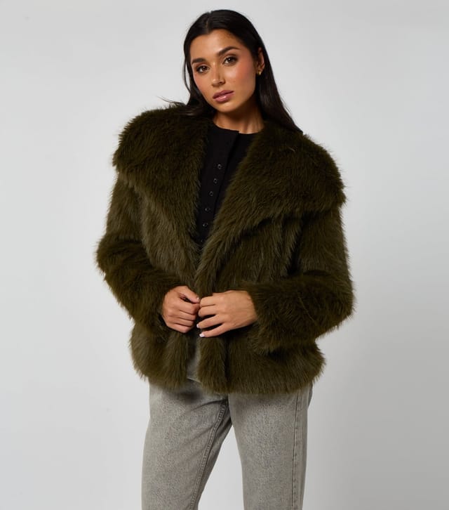 Urban Bliss Women's Dark Khaki Faux Fur Jacket Urban Bliss New Look - 2