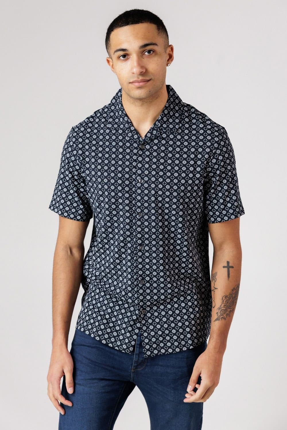 French Connection French Connection Men's Square Floral Print Short Sleeve Shirt in Navy