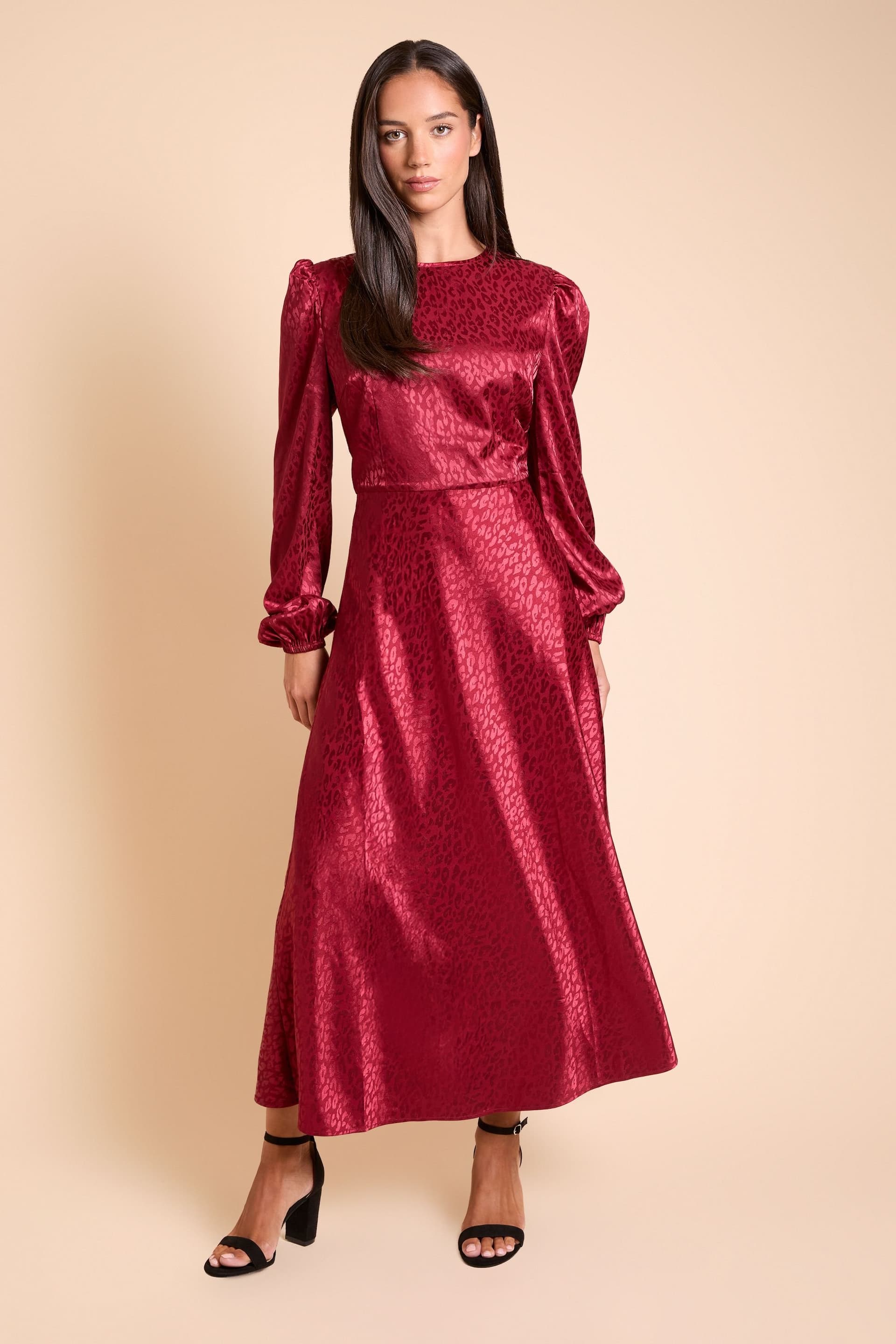 Dorothy Perkins Dorothy Perkins Women's Satin Jacquard Empire Long Sleeve Midi Dress in Berry