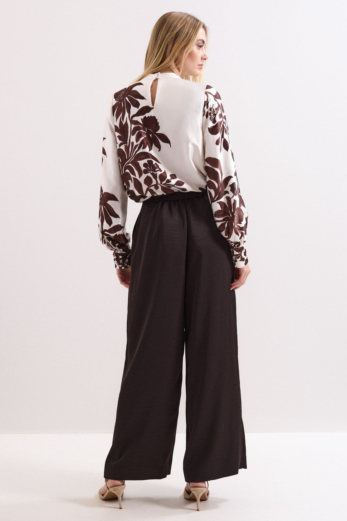 Phase Eight Phase Eight Women's Beccy Wide-Leg Satin Trousers in Dark Brown - 4