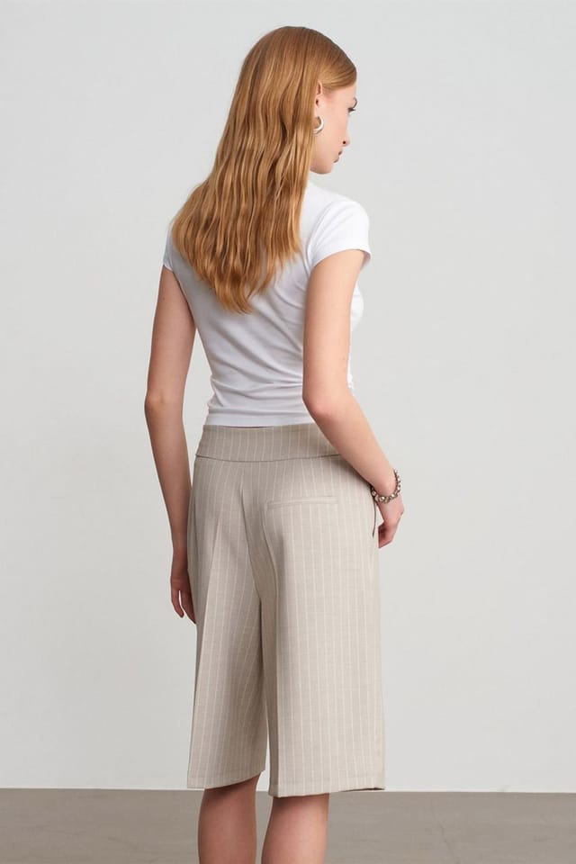 Dilvin Dilvin Women's High-Waist Striped Tailored Shorts With Belt in Beige - 2