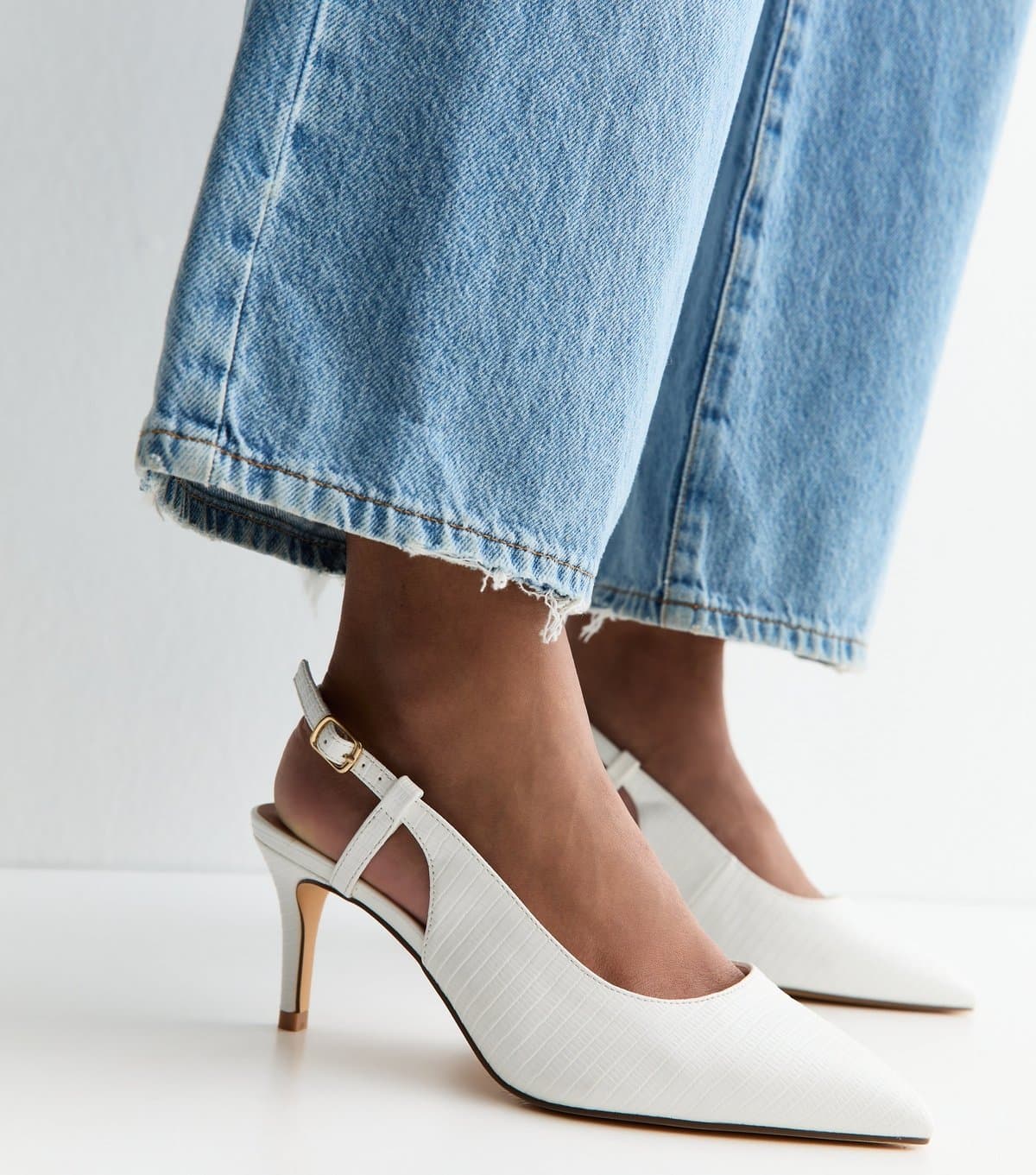 New Look Women's Extra Wide Fit White Faux Leather Lizard Embossed Slingback Court Shoes Vegan New Look