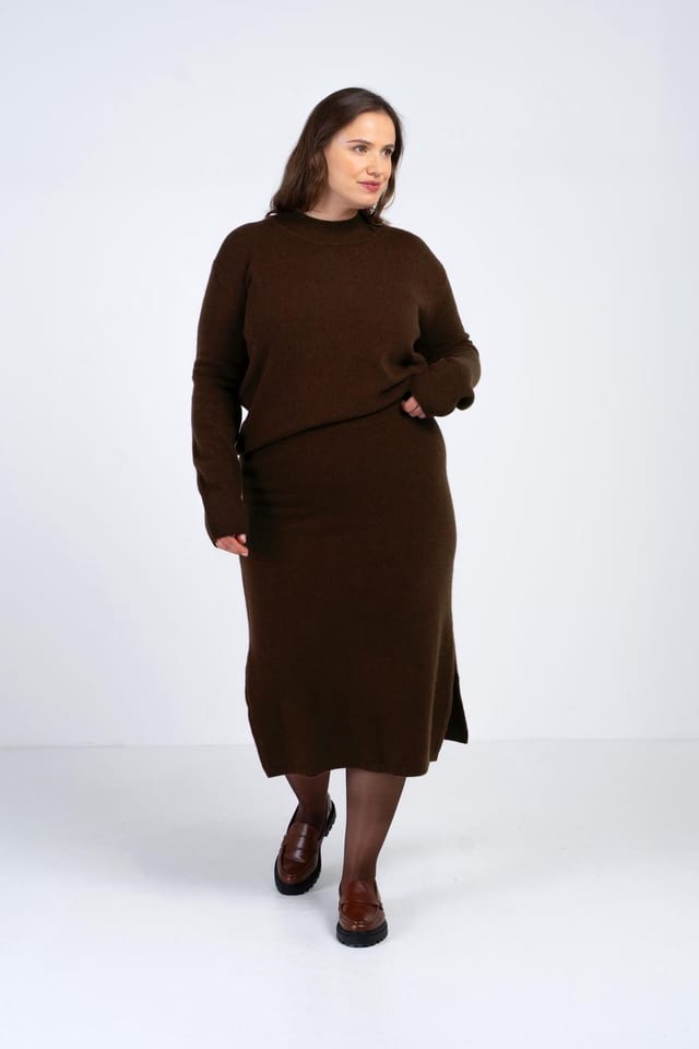 Kettlewell Kettlewell Women's Josie Merino Knitted Midi Skirt in Dark Brown - 3
