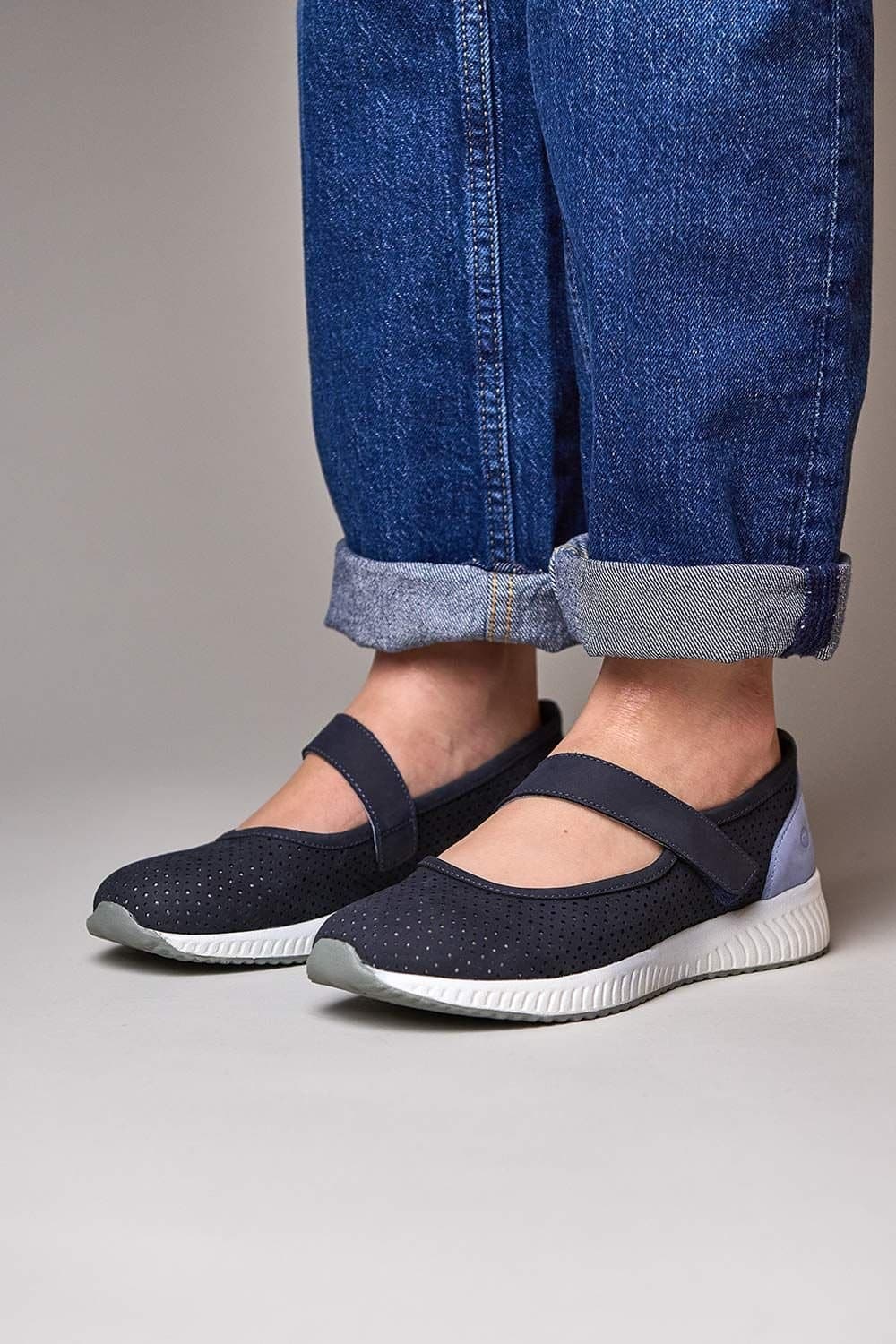 Moshulu Moshulu Women's 'Amara' Sports style ballerina trainer in Indigo