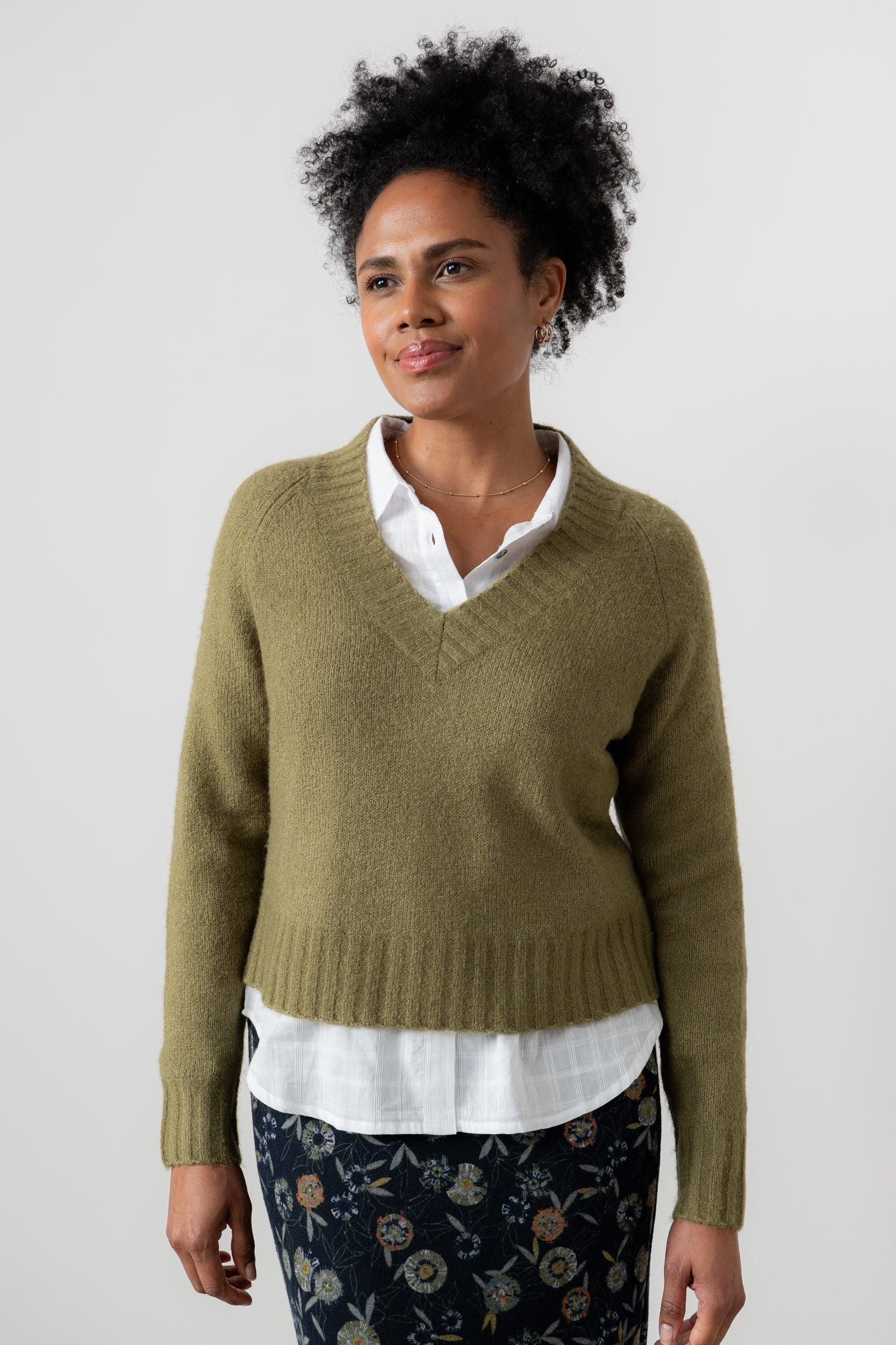 Lily & Me Lily & Me Women's Woodchester V-Neck Blended yarn Boxy Fit Jumper in Green - 3