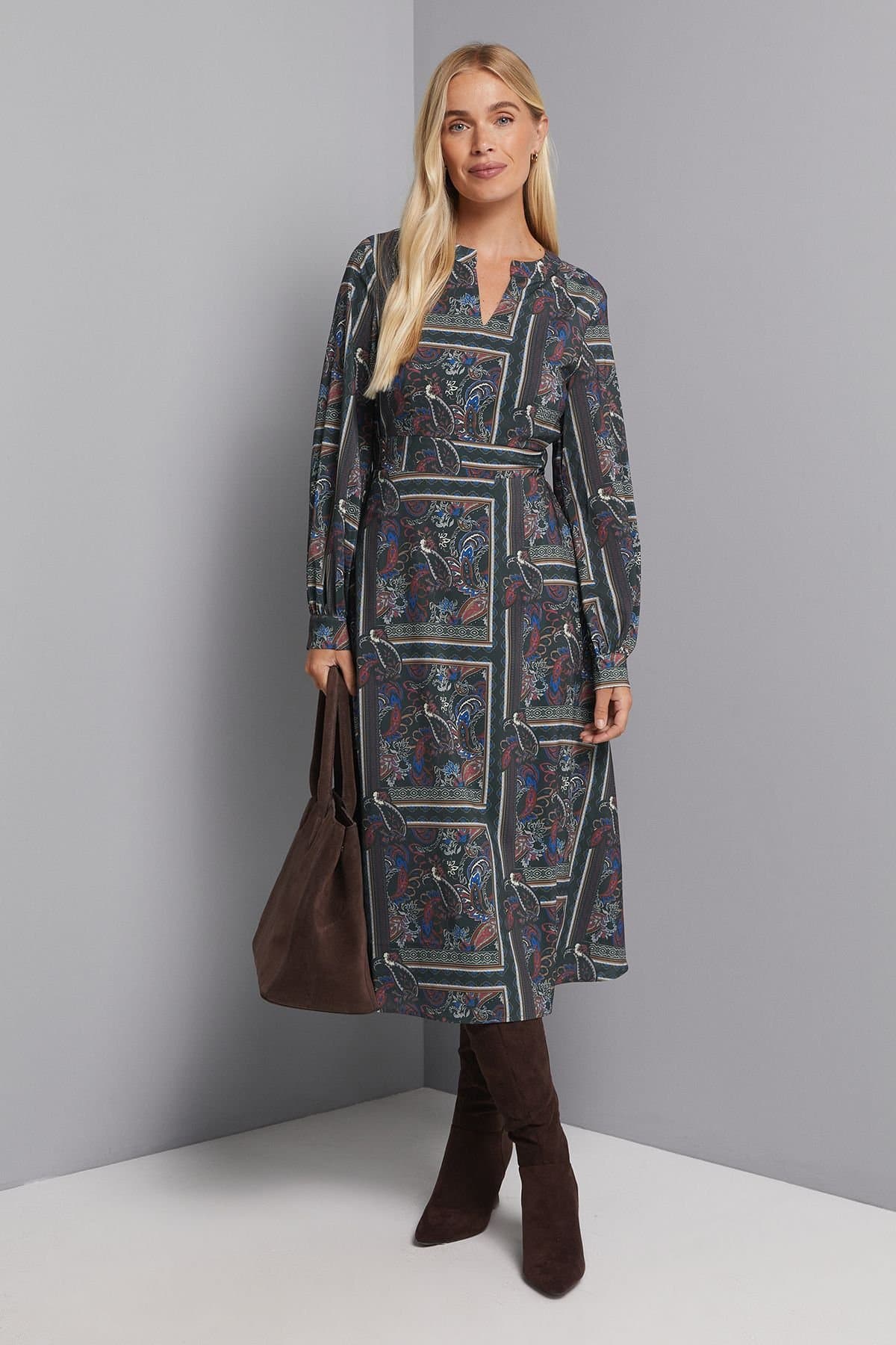 Wallis Wallis Women's Petite Paisley Collarless Fit & Flare Midi Dress in Green