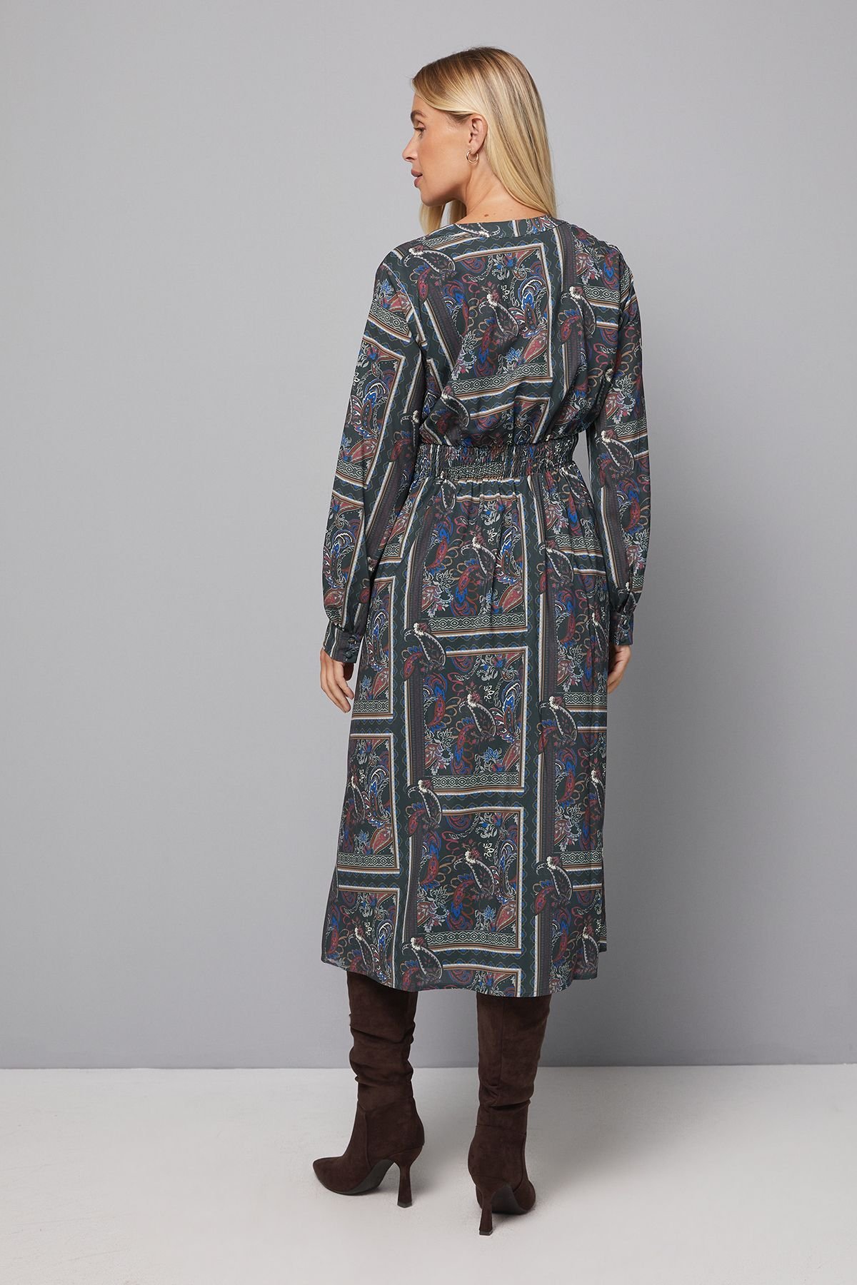 Wallis Wallis Women's Petite Paisley Collarless Fit & Flare Midi Dress in Green - 4