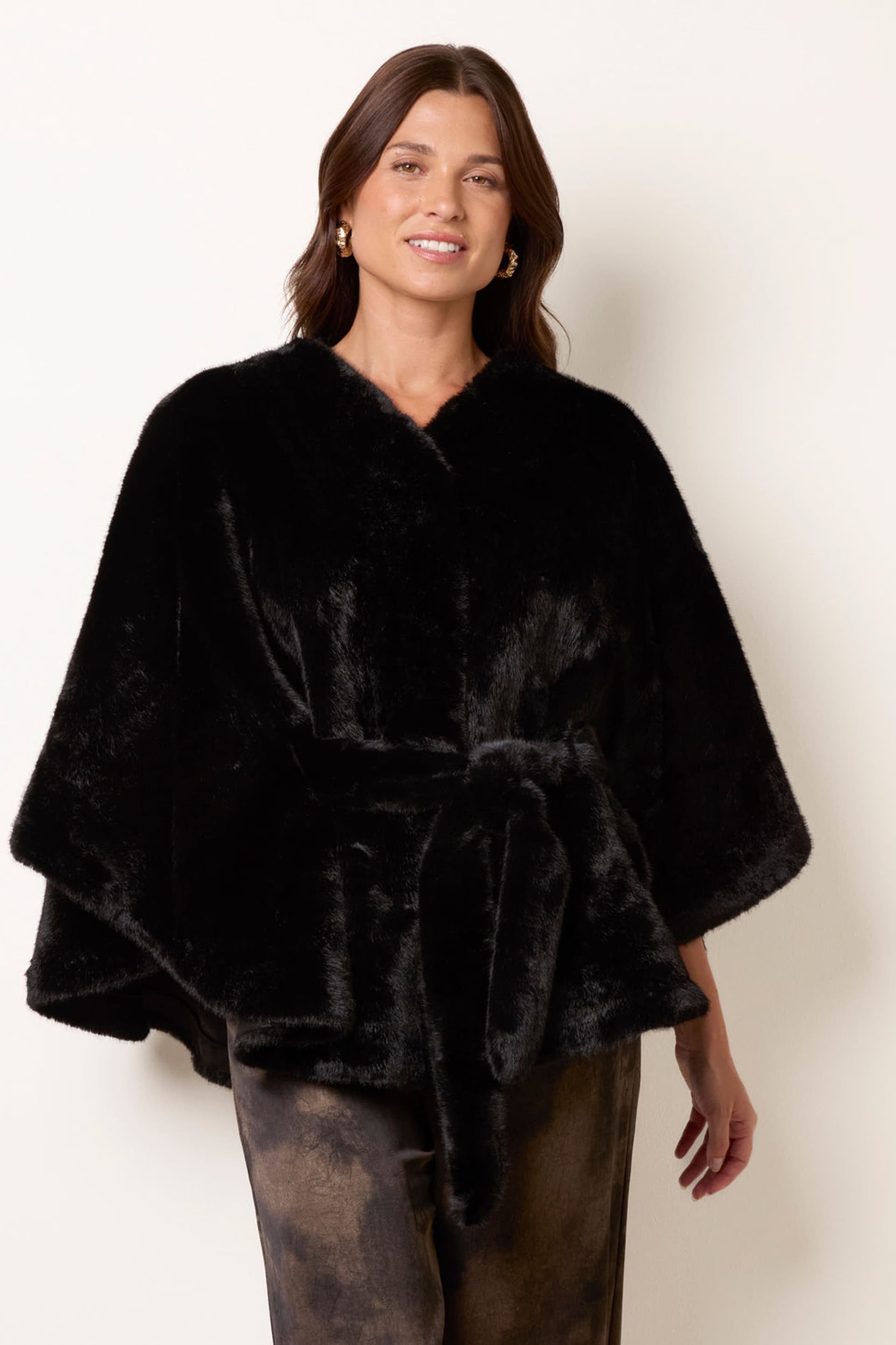Blue Vanilla Blue Vanilla Women's Black Three Quarter Sleeve Button Up V-neck Poncho