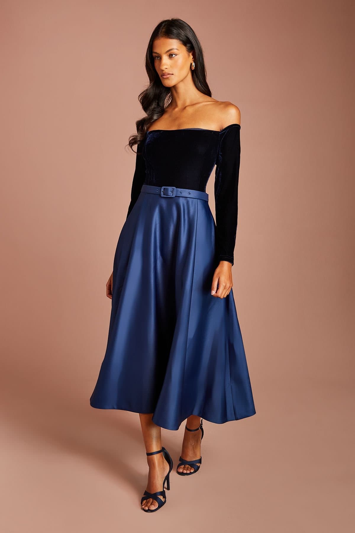 Coast Coast Women's Petite Long Sleeve Bardot Full Skirted Midi Dress in Navy