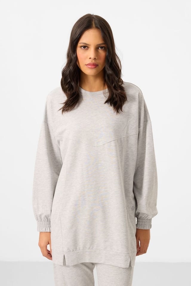 Tommy Life Tommy Life Women's Oversized Fleece Sweatshirt & Pants Set in Light Grey - 2