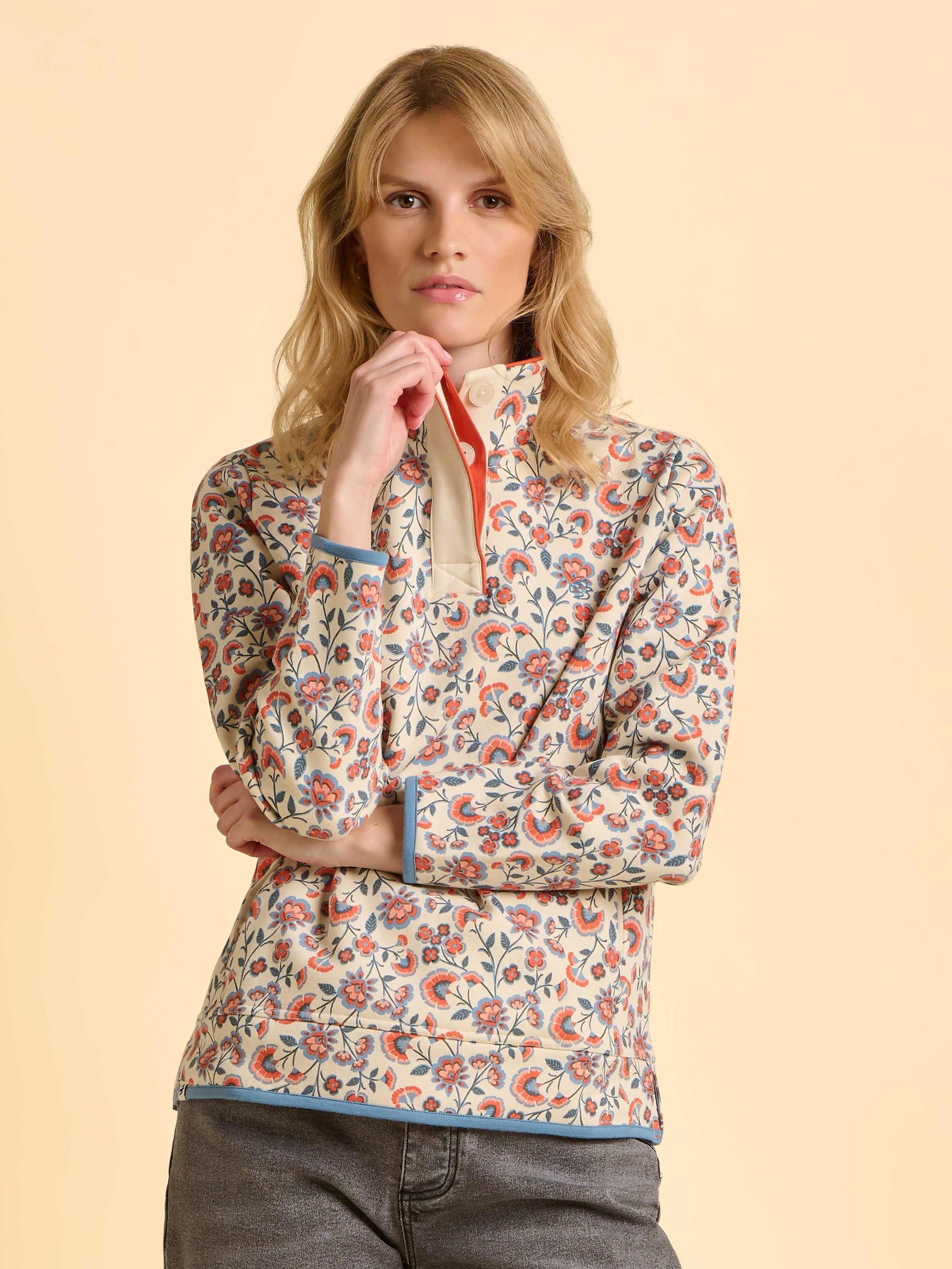 Brakeburn Brakeburn Women's Colehill Quarter Zip Sweatshirt in Cream - 4