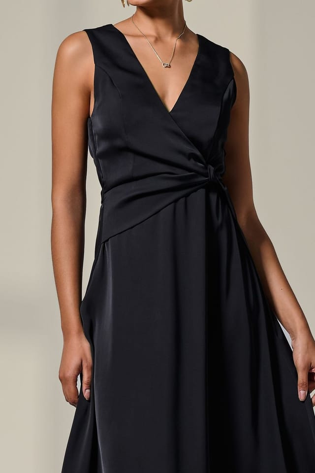 Jolie Moi Jolie Moi Women's Sleeveless Waist Detail Midi Dress in Black - 3