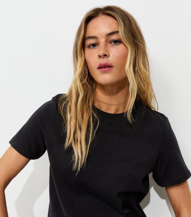 New Look Women's Black Cotton Crew Neck T-Shirt New Look - 2