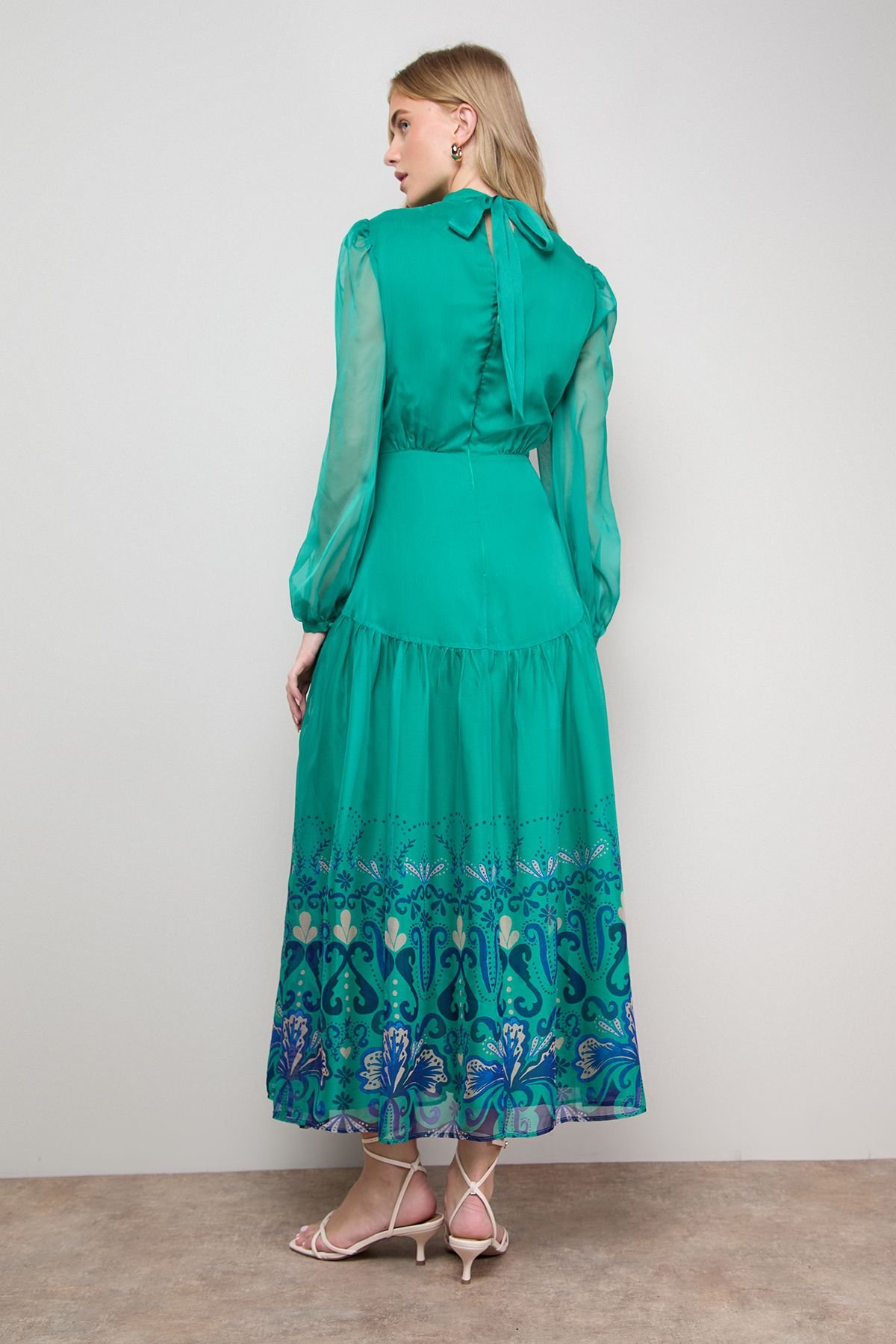 Oasis Oasis Women's Printed Dropped Curved Waist Long Sleeve Maxi Dress in Green - 3