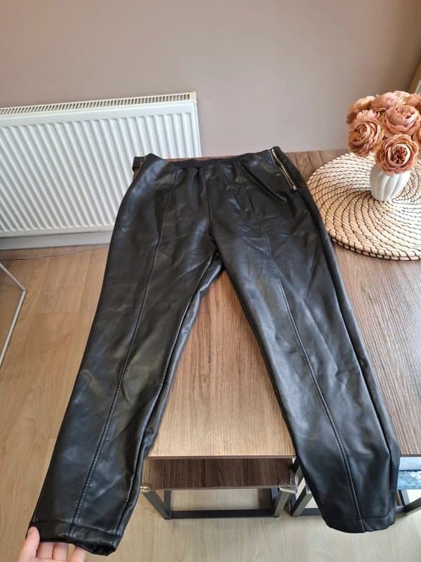 New Look Leather look leggings petitie