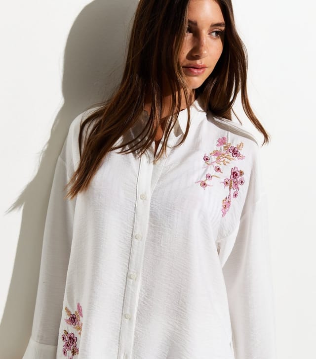 New Look Women's Premium White Crinkle Texture Floral Embroidered Beach Shirt New Look - 2