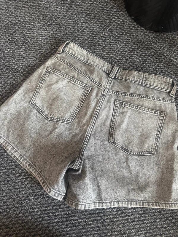 ASOS Design Women’s ASOS Dad shorts washed grey