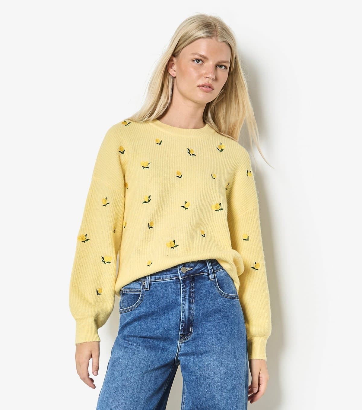 Apricot Women's Yellow Lemon Embroidered Jumper Apricot New Look