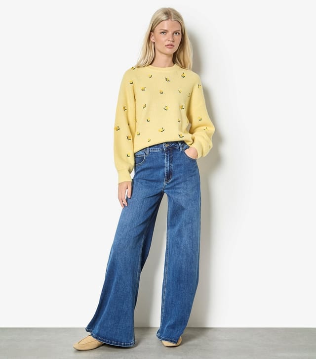 Apricot Women's Yellow Lemon Embroidered Jumper Apricot New Look - 2