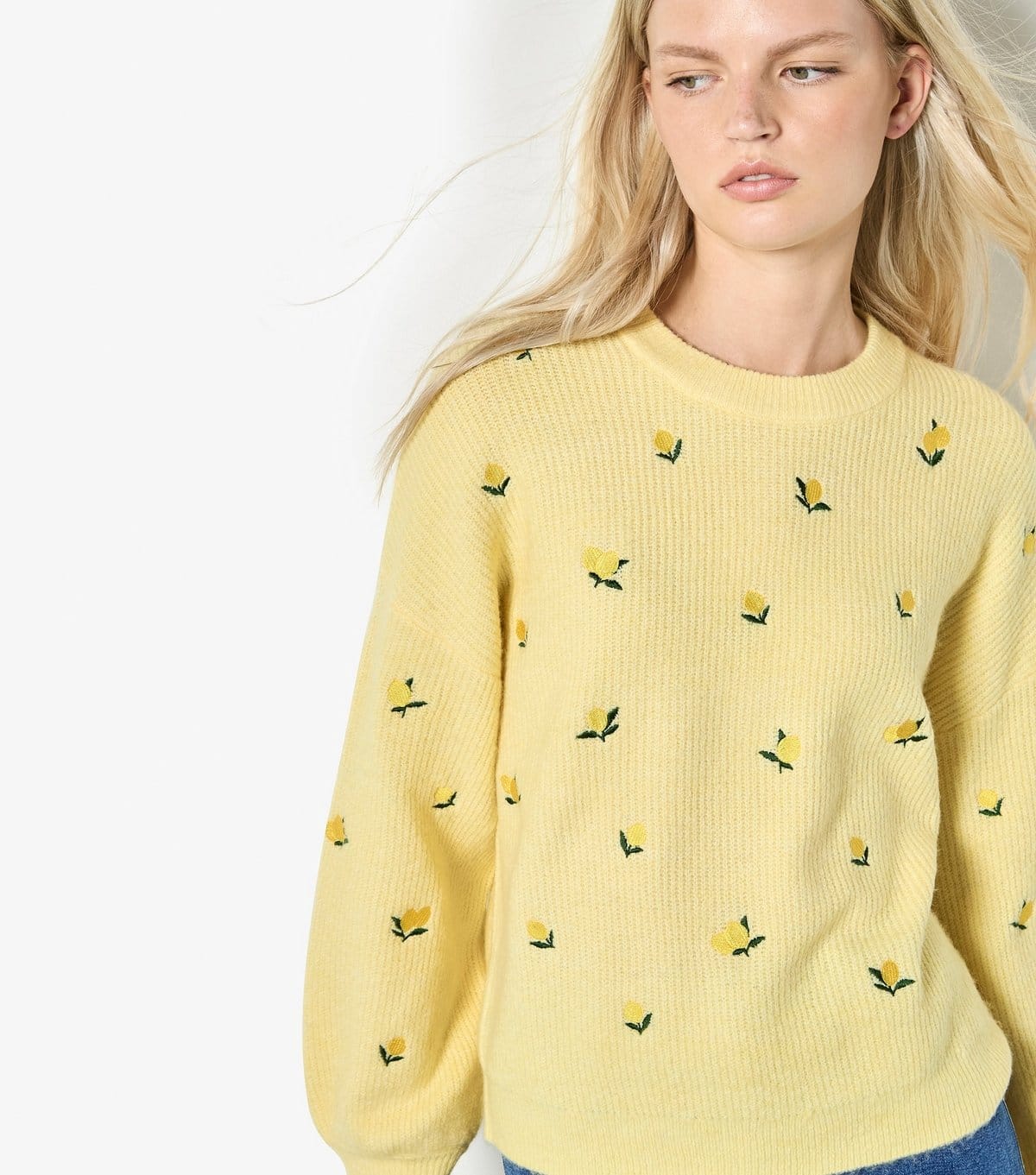 Apricot Women's Yellow Lemon Embroidered Jumper Apricot New Look - 4