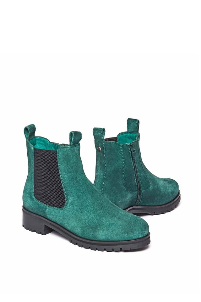 Moshulu Moshulu Women's 'Saar' ' Suede Chelsea Boots in Green - 2