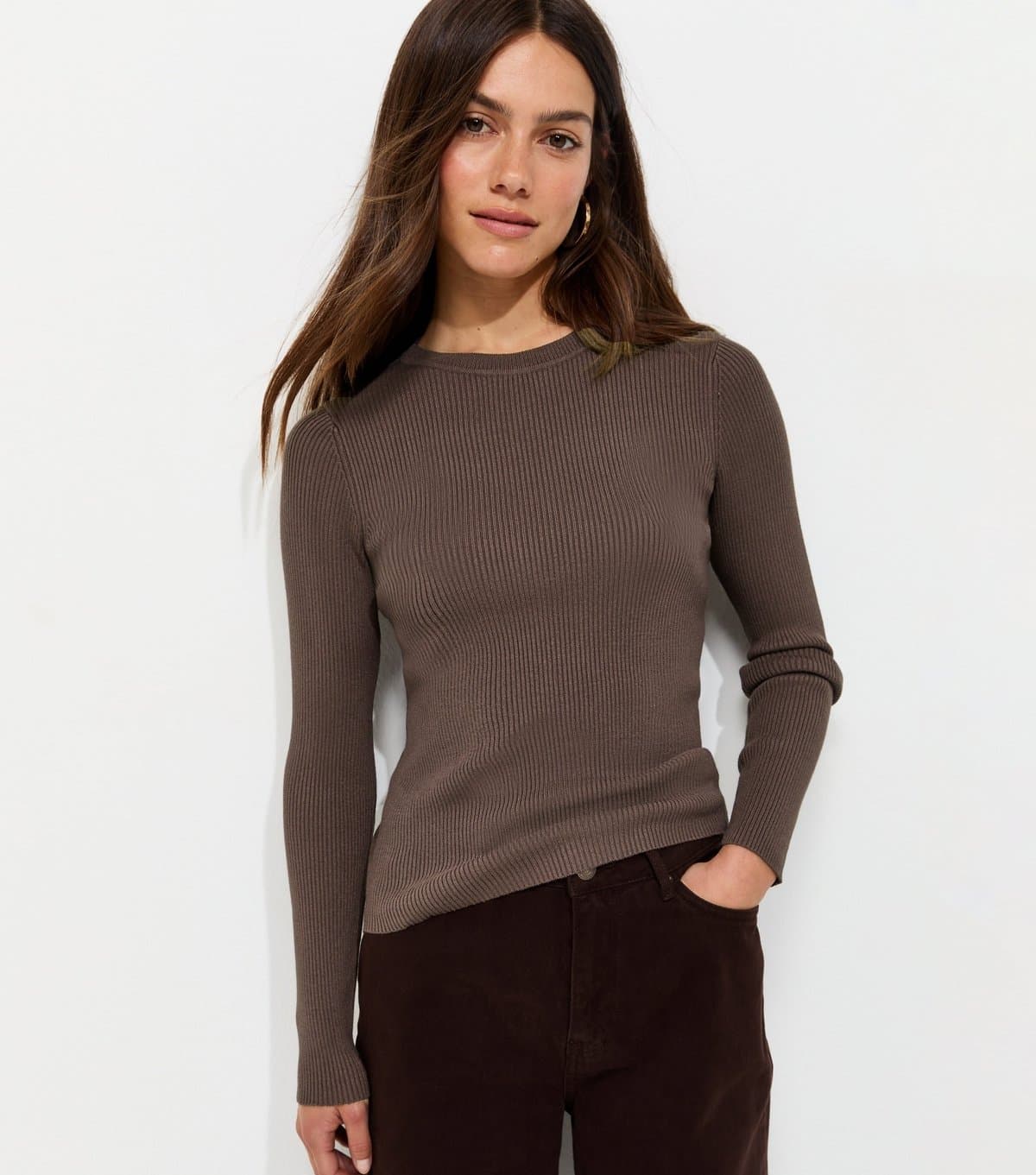New Look Women's Petite Dark Mink Ribbed Lightweight Crew Neck Jumper New Look