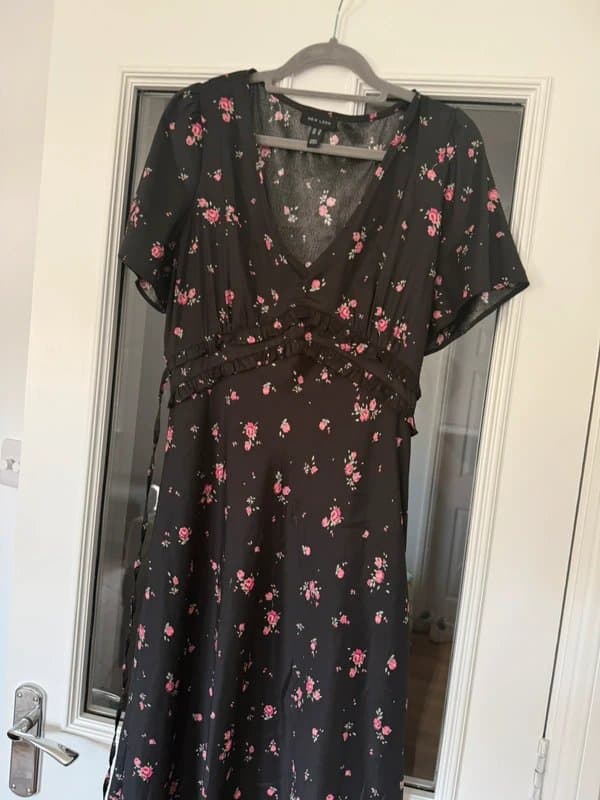 New Look New look black floral midi dress