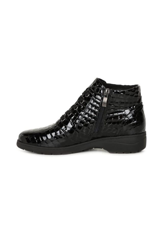 Caprice Caprice Women's 'Amanda' Ankle Boots in Black - 2