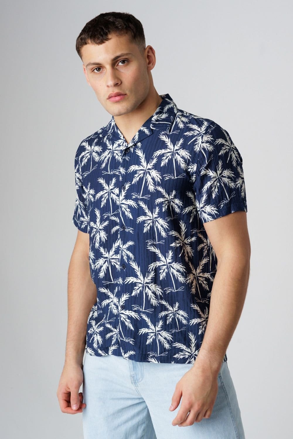 Tokyo Laundry Men's Navy Palm Print Holiday Shirt