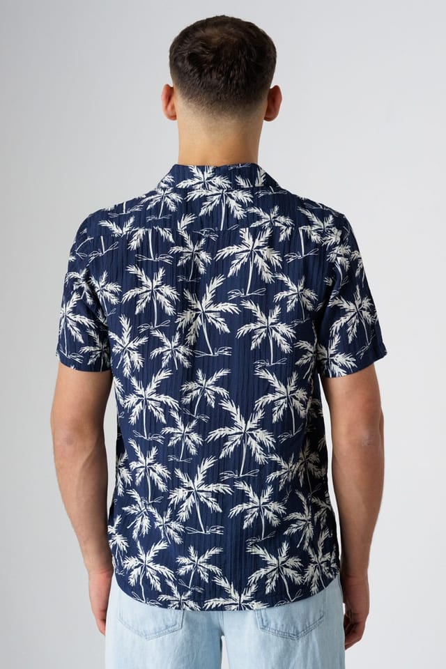 Tokyo Laundry Tokyo Laundry Men's Relaxed Button-Up Palm Print Holiday Shirt in Navy - 2