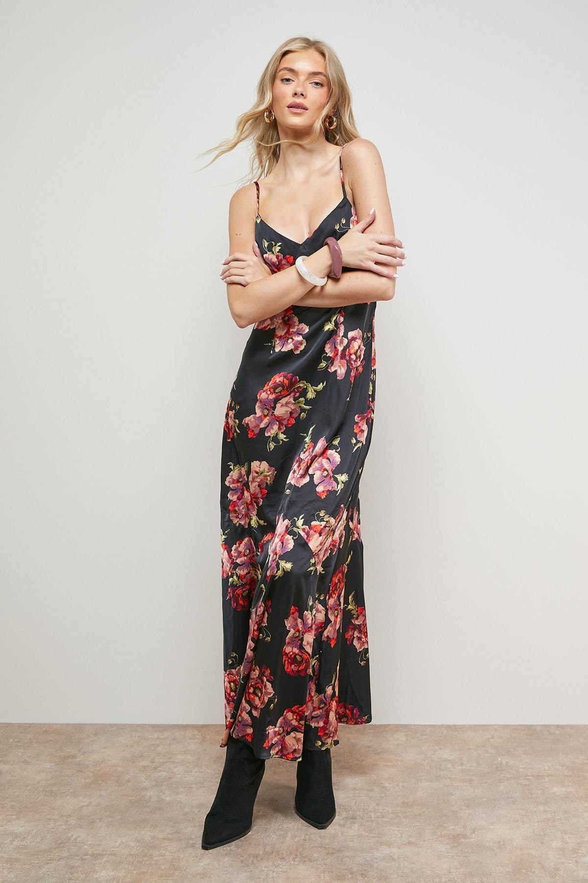 Oasis Oasis Women's Strappy Floral Maxi Dress in Black