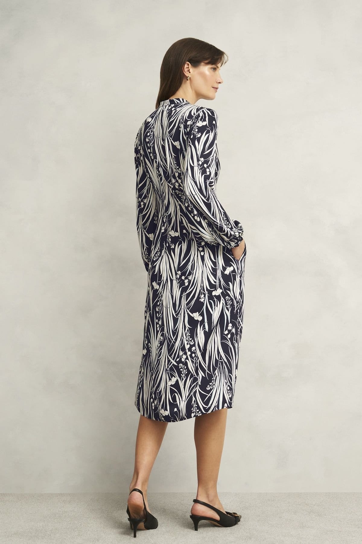 Hobbs London Hobbs London Women's Colette Long Sleeve Printed Midi Dress in Dark Navy - 4