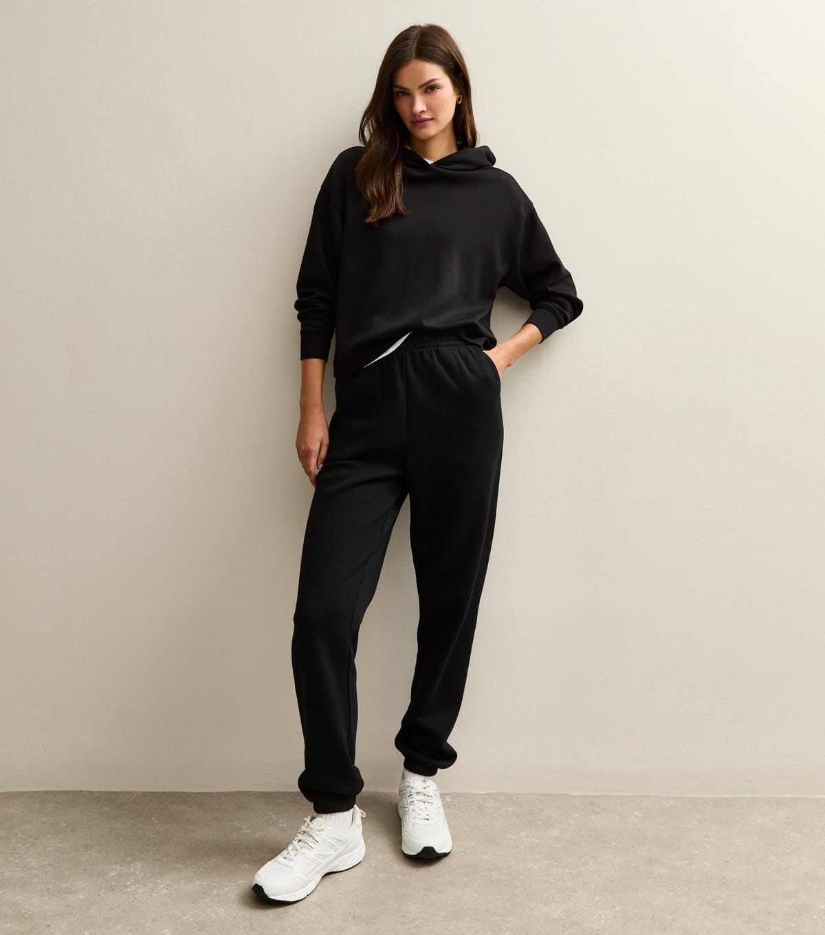 New Look Women's Tall Black Cuffed Joggers New Look - 4