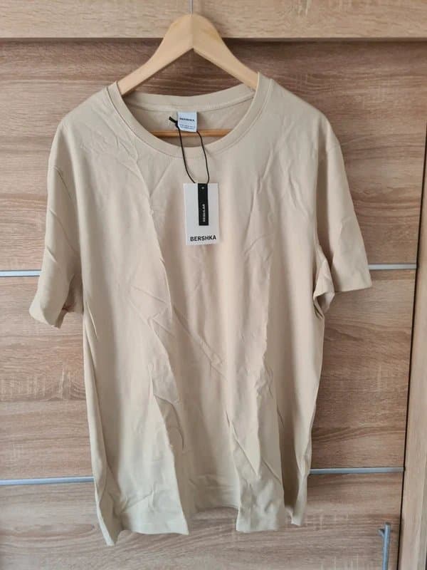 Bershka Bershka regular fit t-shirt in beige xl size